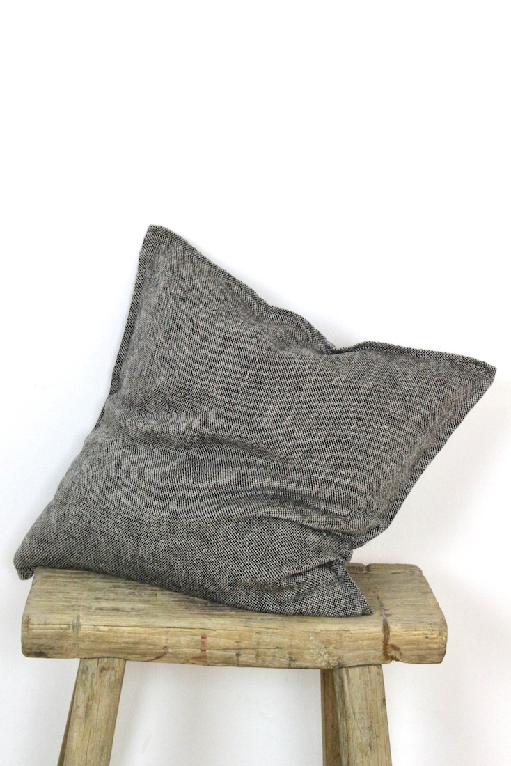Leinenkissen beige schwarz meliert 45x45, black and white linen cushion Leinenkissen beige schwarz meliert, 45x45