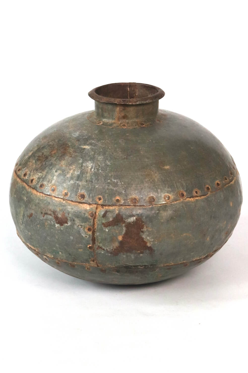 Antike Vase aus Metall
