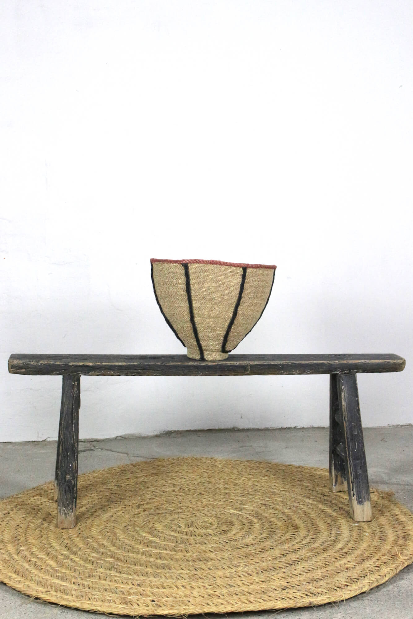 Alte chinesische Holzbank schwarz, 127 cm Alte chinesische Holzbank schwarz, 127 cm