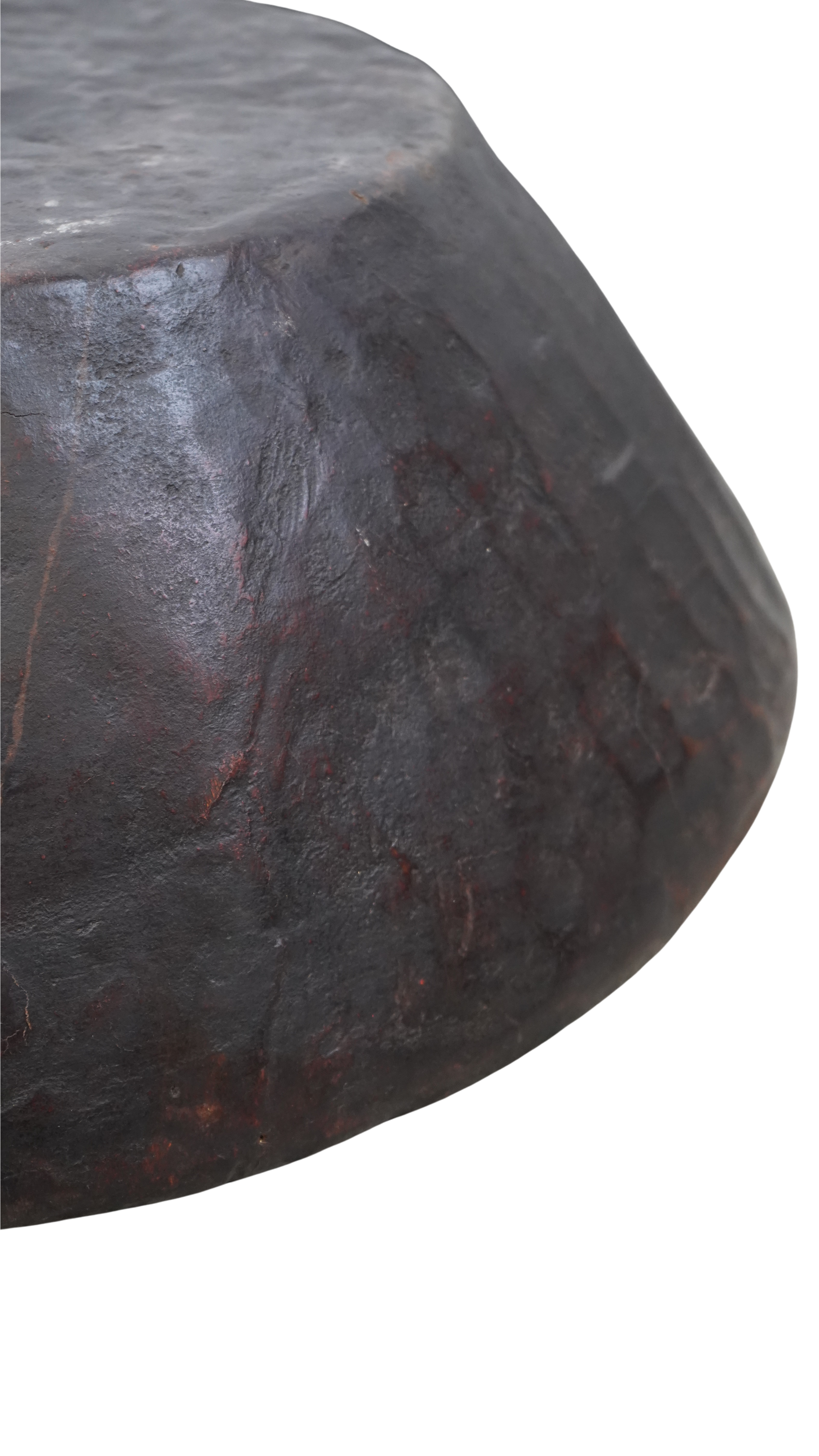 UMBRA – Monumentale Holzschale mit tiefdunkler Patina und archaischem Charakter