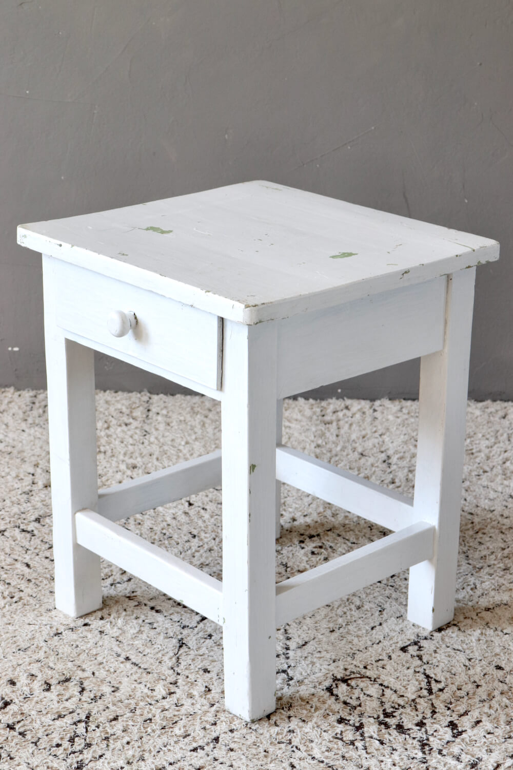 shabby stool