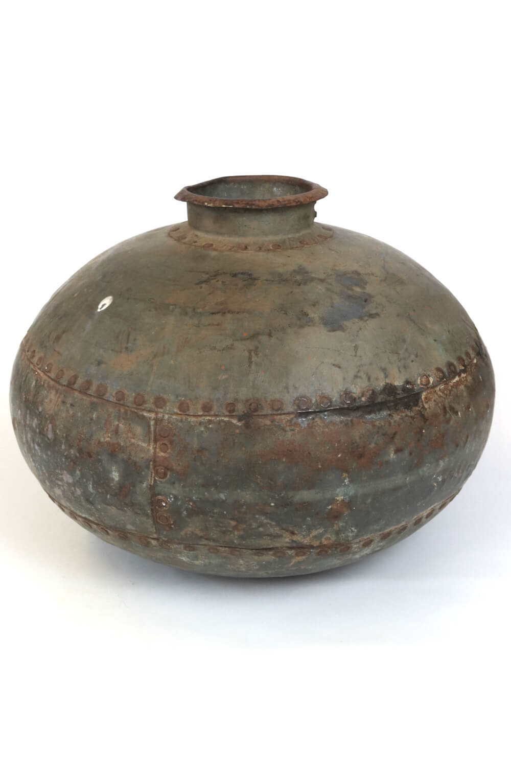 Metal jar antique