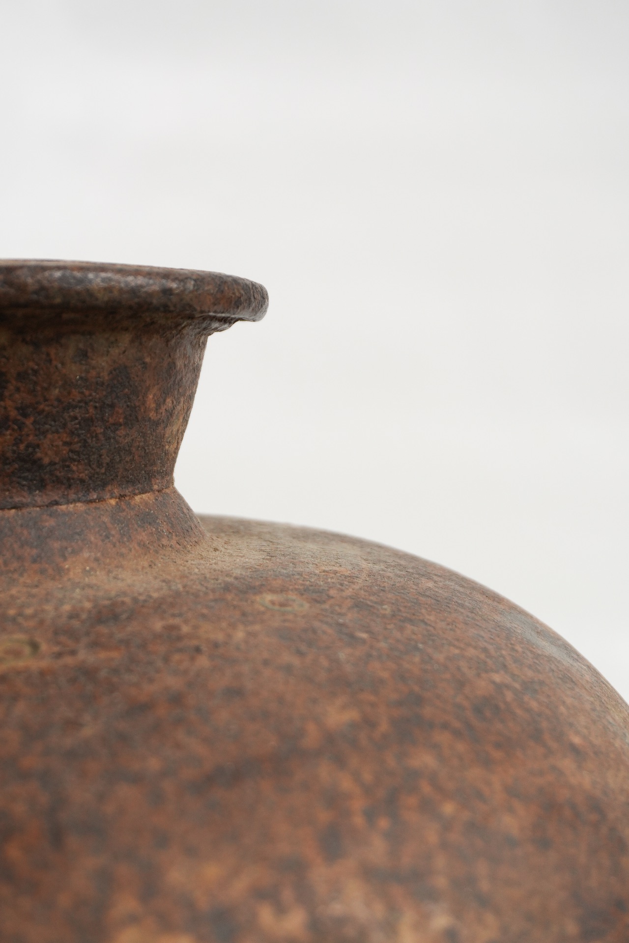 Metal jar antique