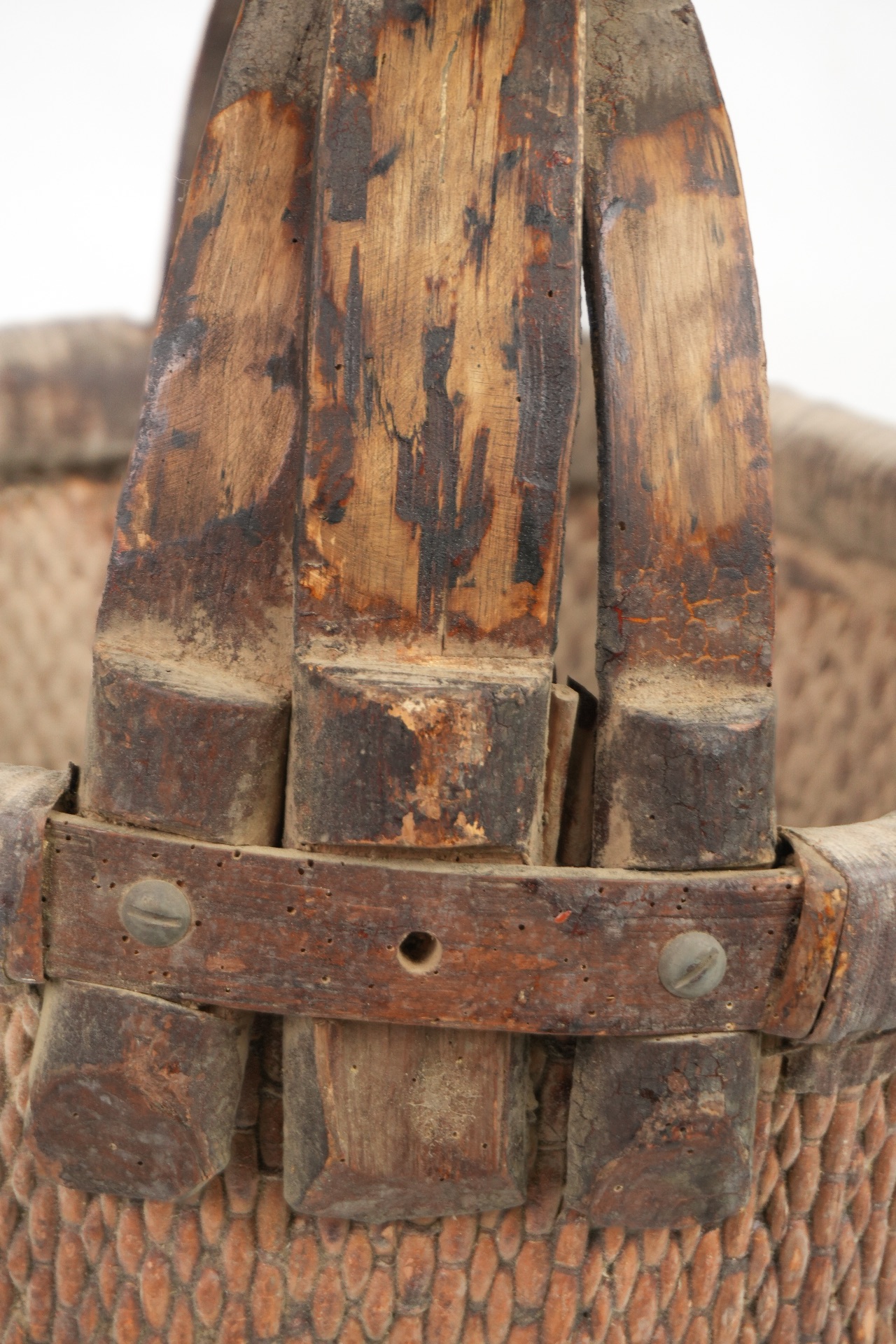 Big antique chinese reed basket, 60xø40