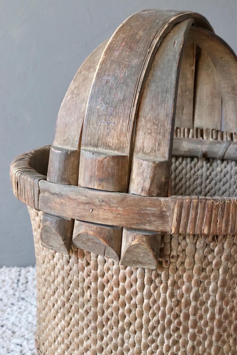 Big antique chinese reed basket, 60xø40 Big antique chinese reed basket, 60xø40