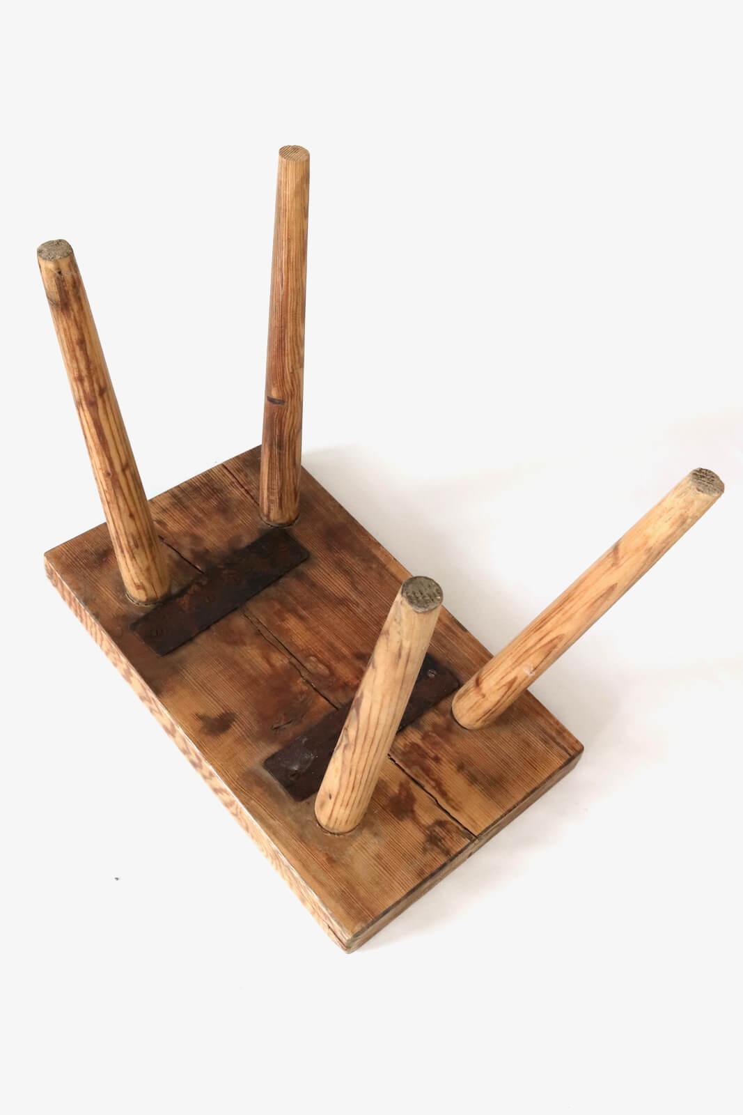 Alter Holzschemel rustikal