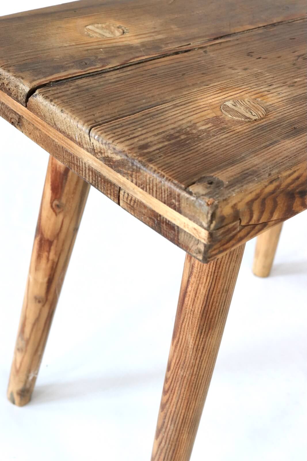 Alter Holzschemel rustikal