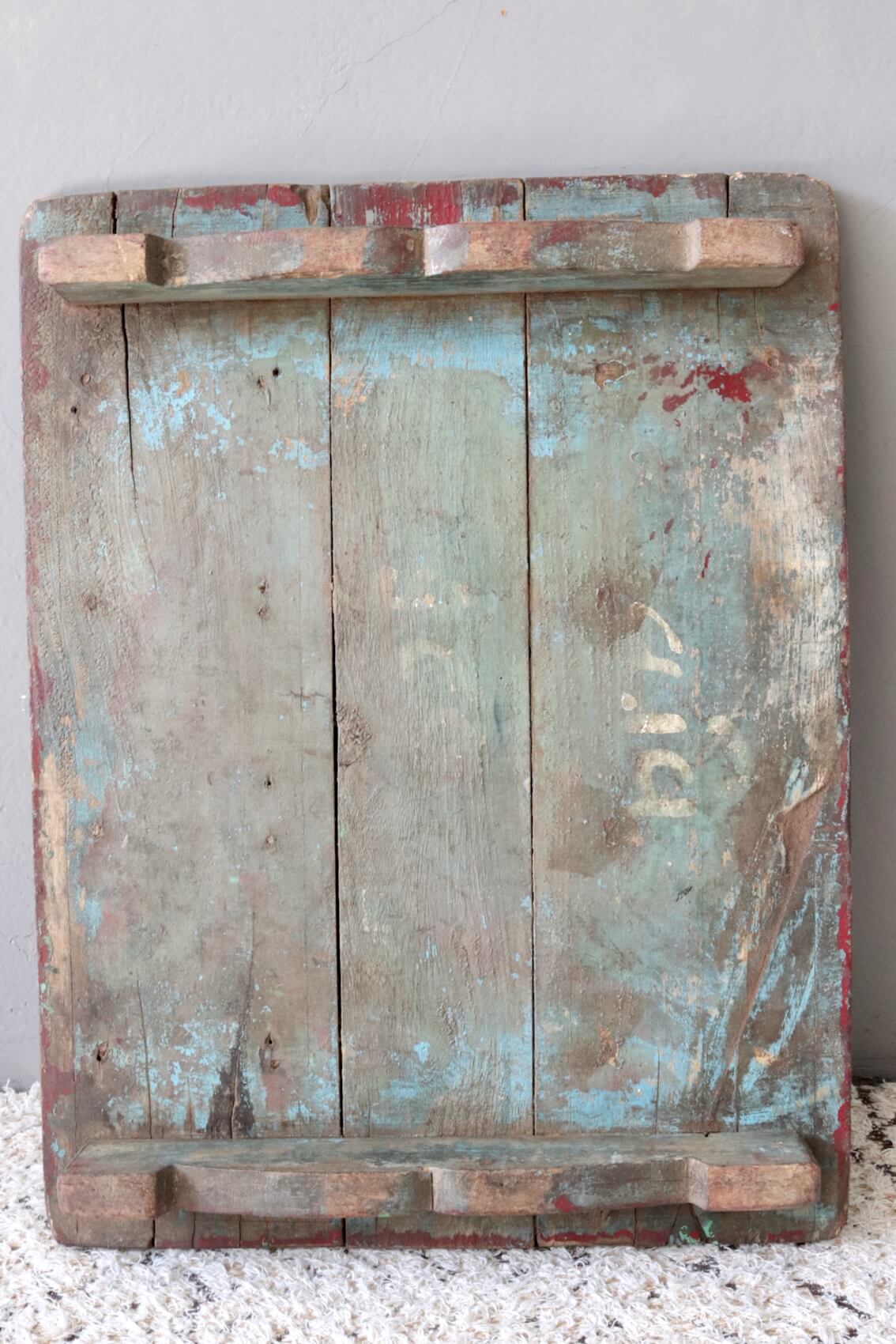 Holztablett antik auf Füßen 56x42