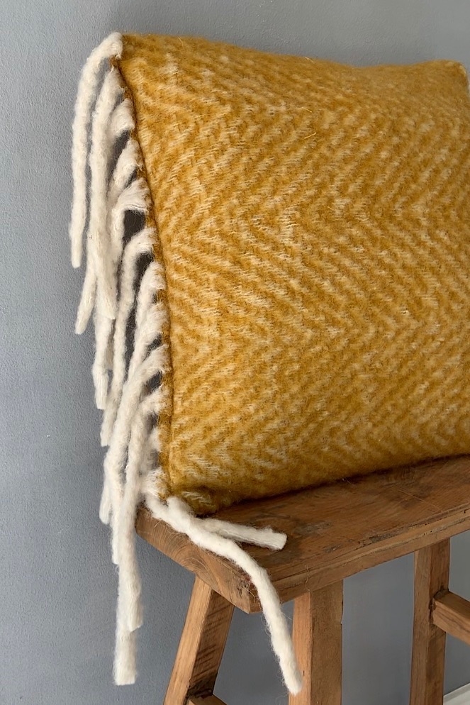 boho kissen gelb mit fransen Kissen Senfgelb mit Fransen, 45x45