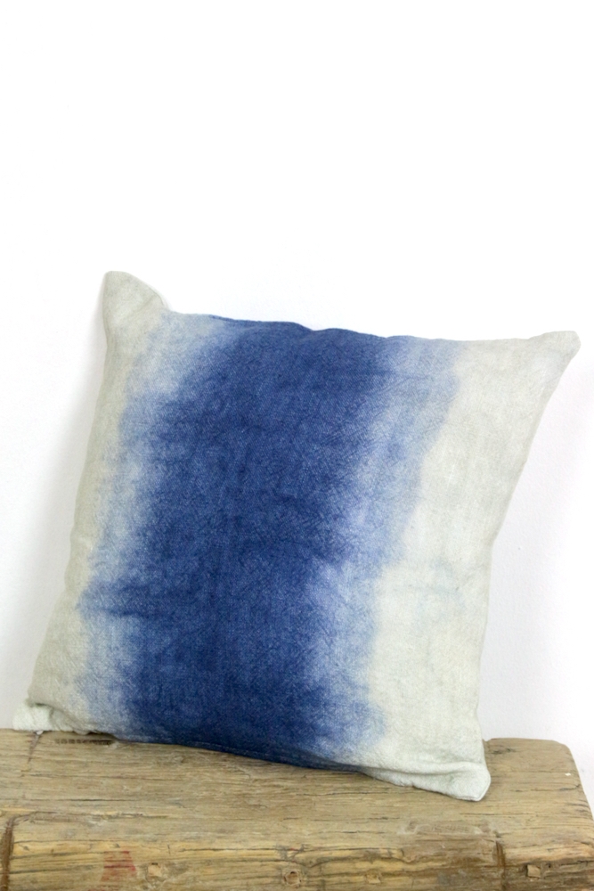 Leinen Batik Kissen Dip Dye Indigo blau und weiß 35x35 Batikkissen Leinen weiß Indigo 35x35
