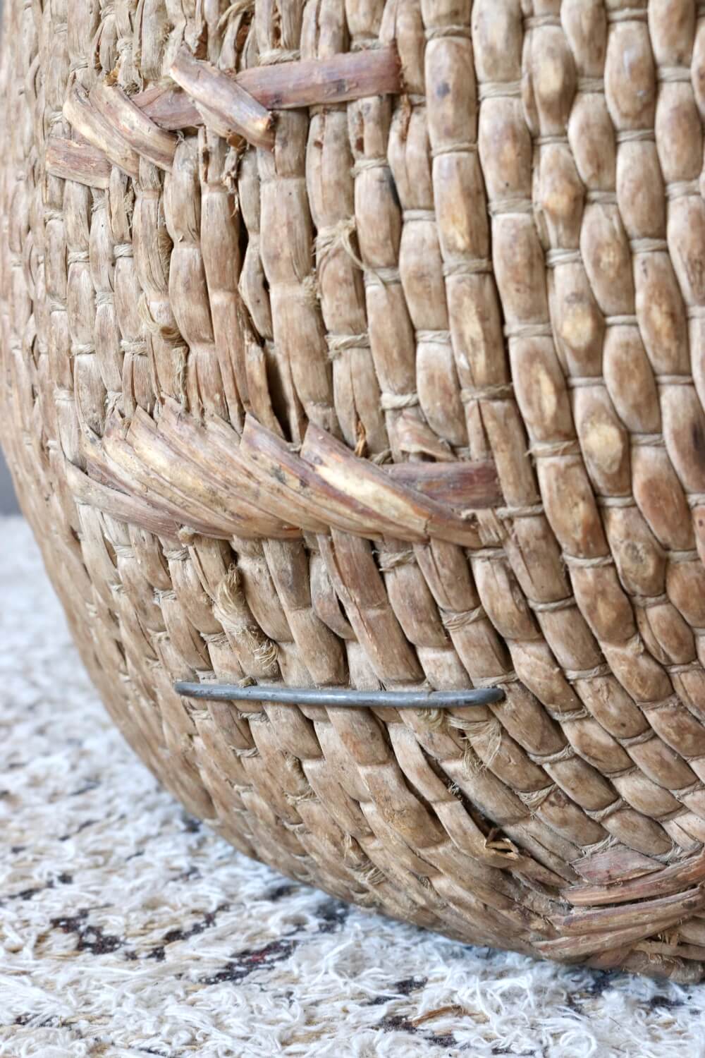Big antique chinese reed basket, 60xø40 Big antique chinese reed basket, 60xø40