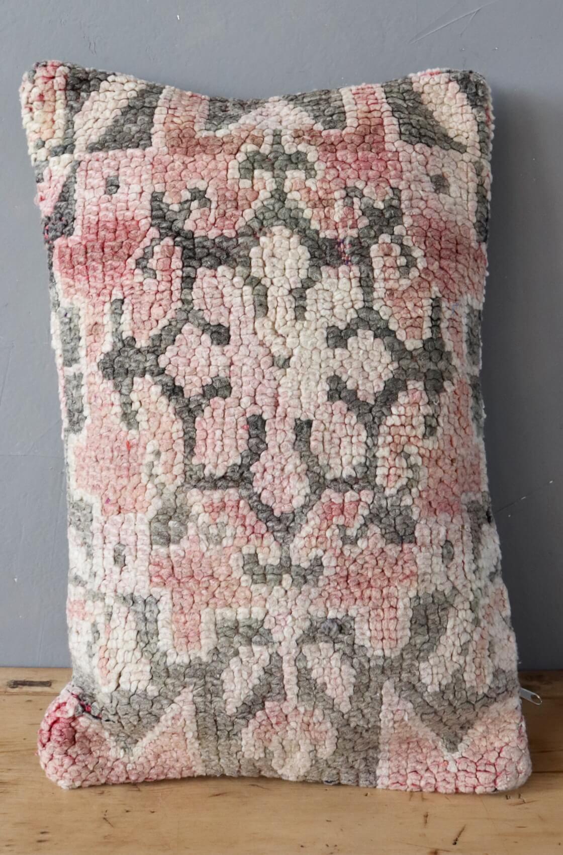 Vintage carpet cushion Morocco 60x40