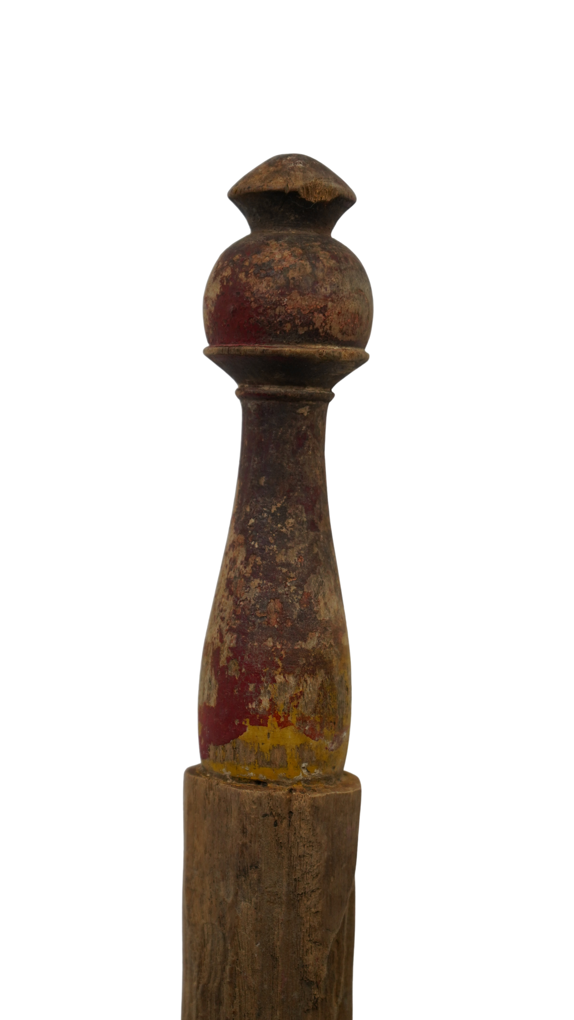 bemaltes Holzfragment auf Stab