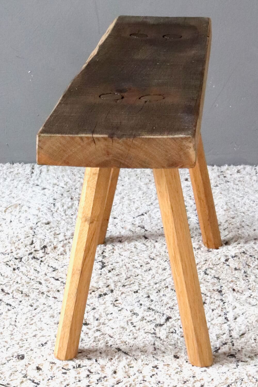 Derbe Holzbank aus Antikholz, 80 cm Derbe Holzbank aus Antikholz, 80 cm