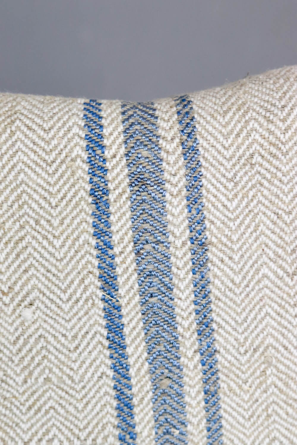 Alter Kornsack mit blauen Streifen