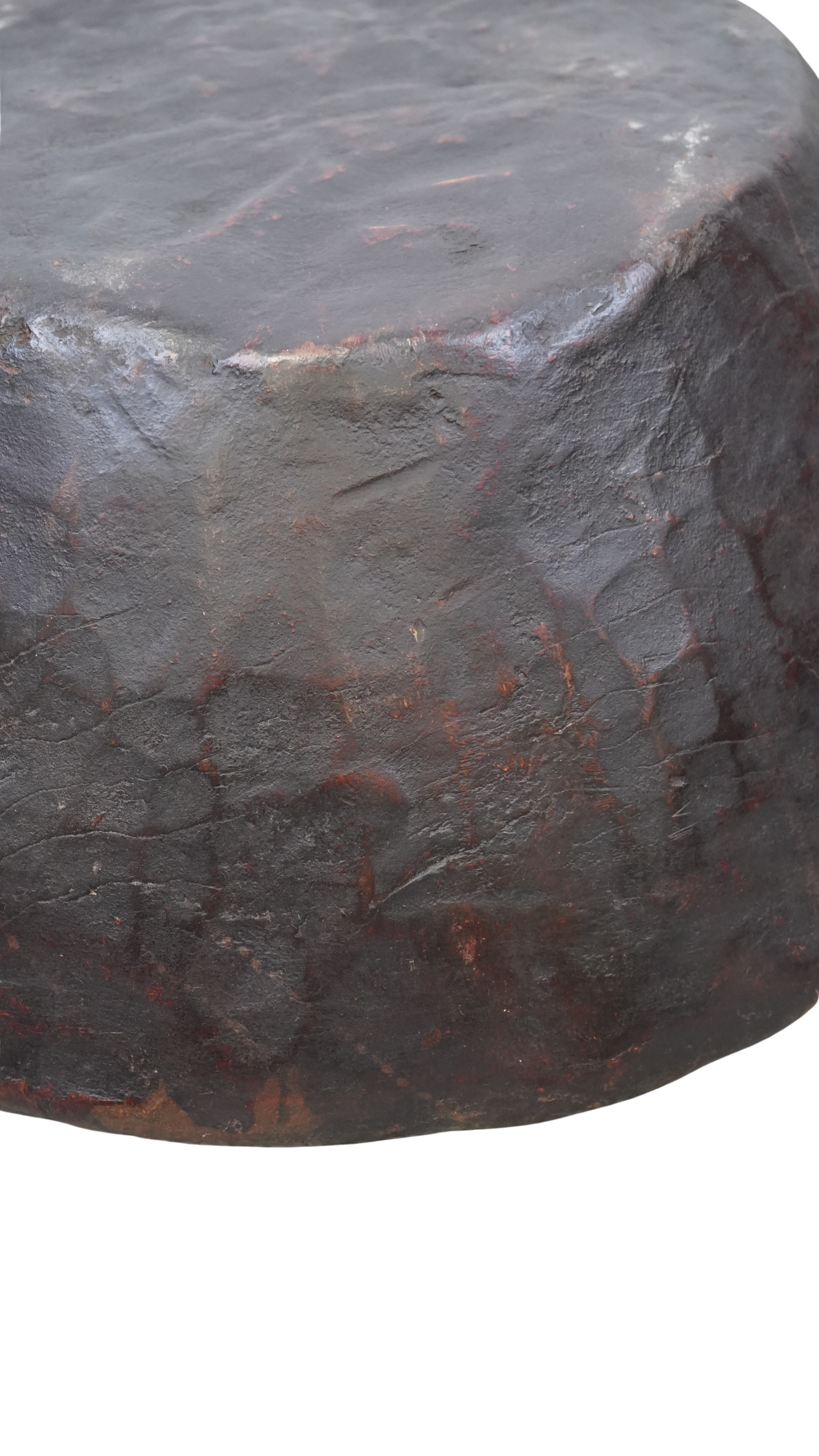 UMBRA – Monumentale Holzschale mit tiefdunkler Patina und archaischem Charakter