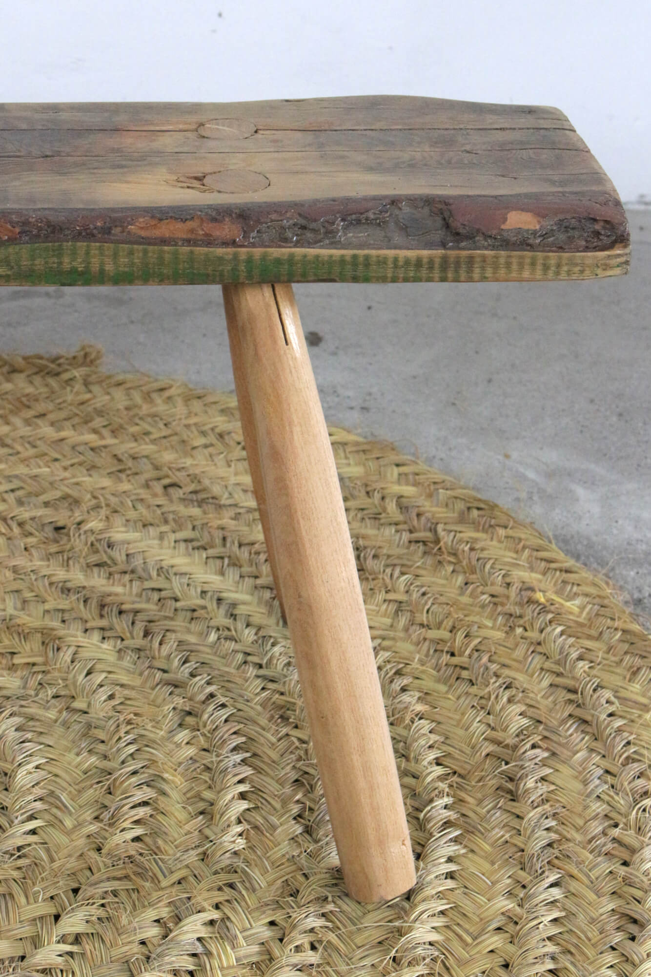 Derbe Bank aus altem Naturholz rustikal, 114 cm Derbe Bank aus altem Naturholz rustikal, 114 cm