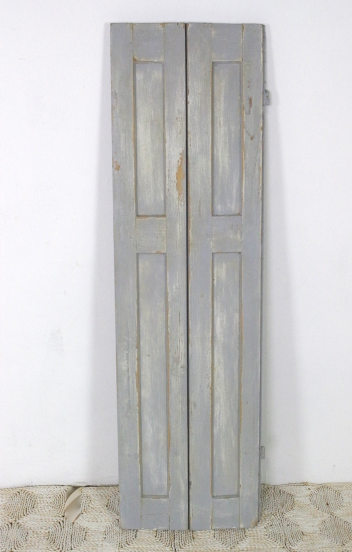 großer alter Fensterladen grau, Fensterladen aus Holz antik Grauer Holzfensterladen antik, 140x41