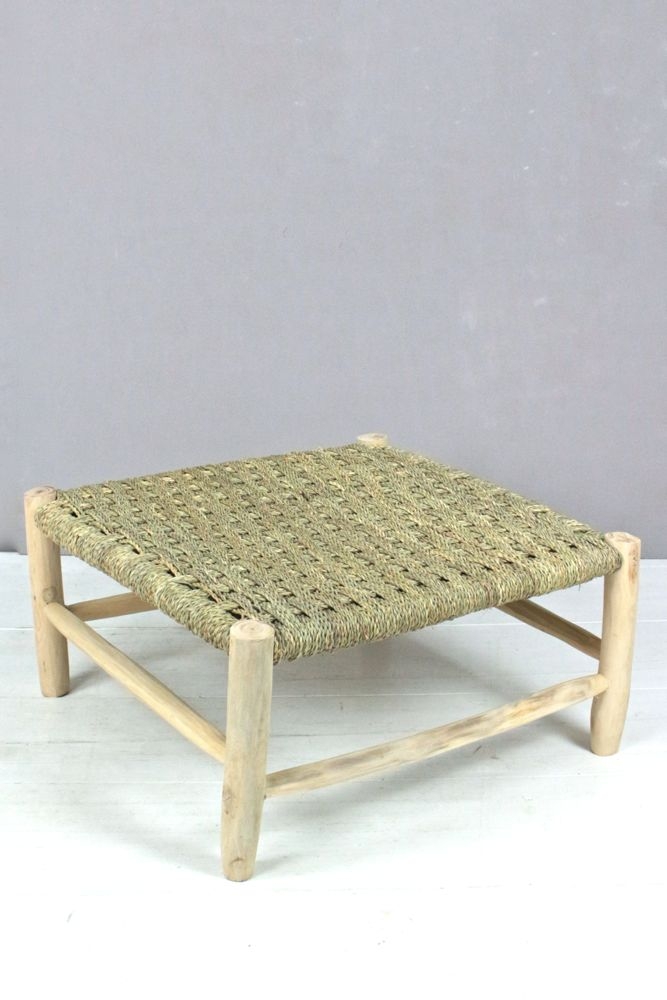 Großer niedriger Hocker mit Geflecht, 30x60x60 Großer niedriger Hocker mit Geflecht, 30x60x60
