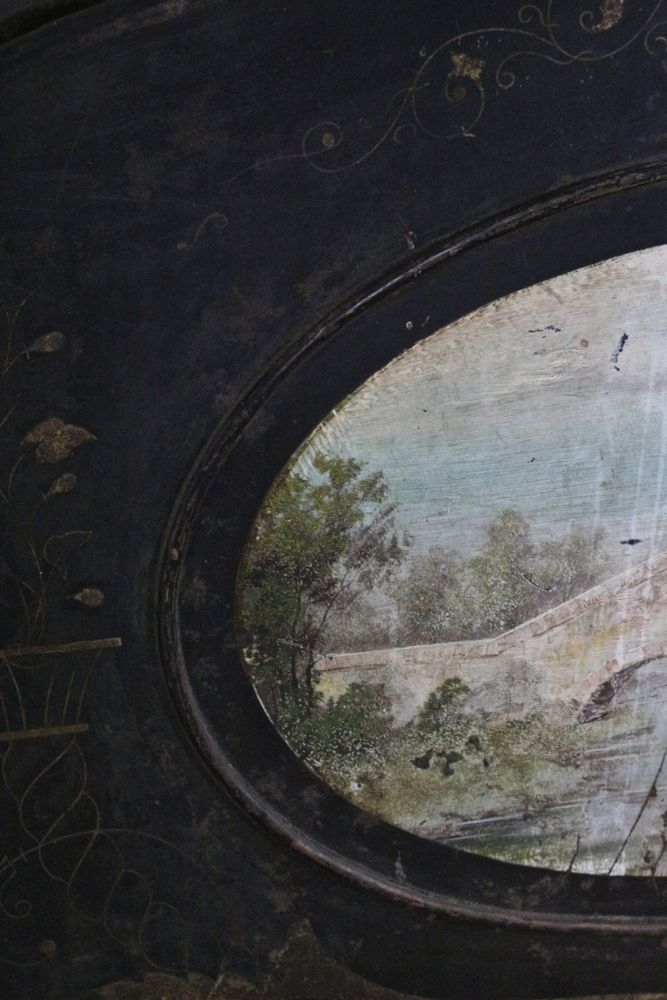 Bettgestell mit Kund Museum Kunstvolles Eisenbett antik mit Malereien