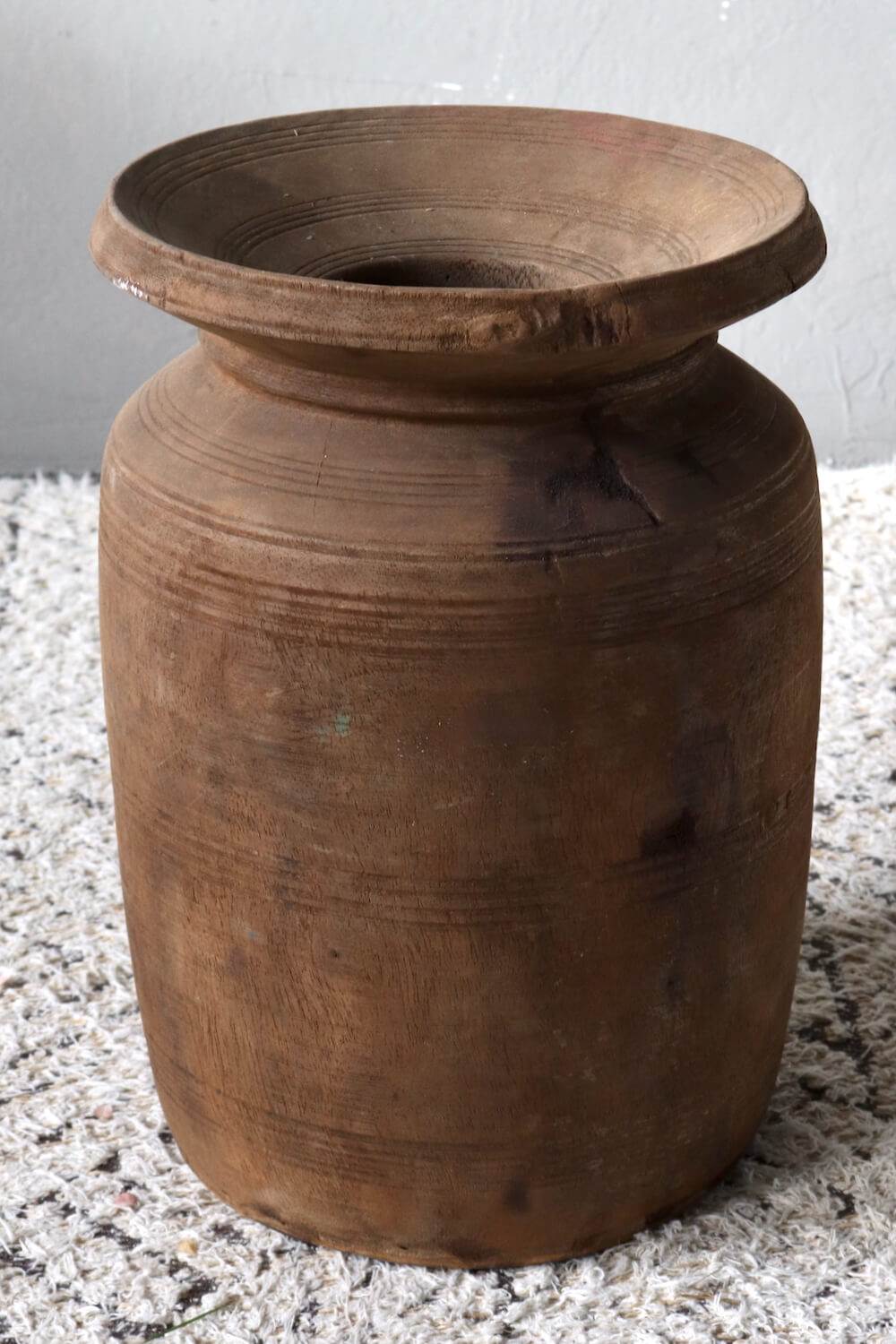 Antique vase from Nepal 34xø24