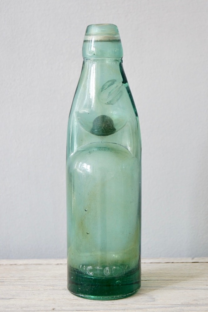 Alte Knickerflasche, Indonesien Alte Knickerflasche, Indonesien