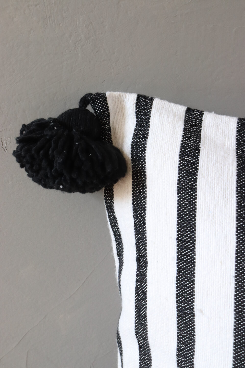 Boho Kissen schwarz-weiss gestreift 50x50 Boho Kissen schwarz-weiss gestreift 50x50