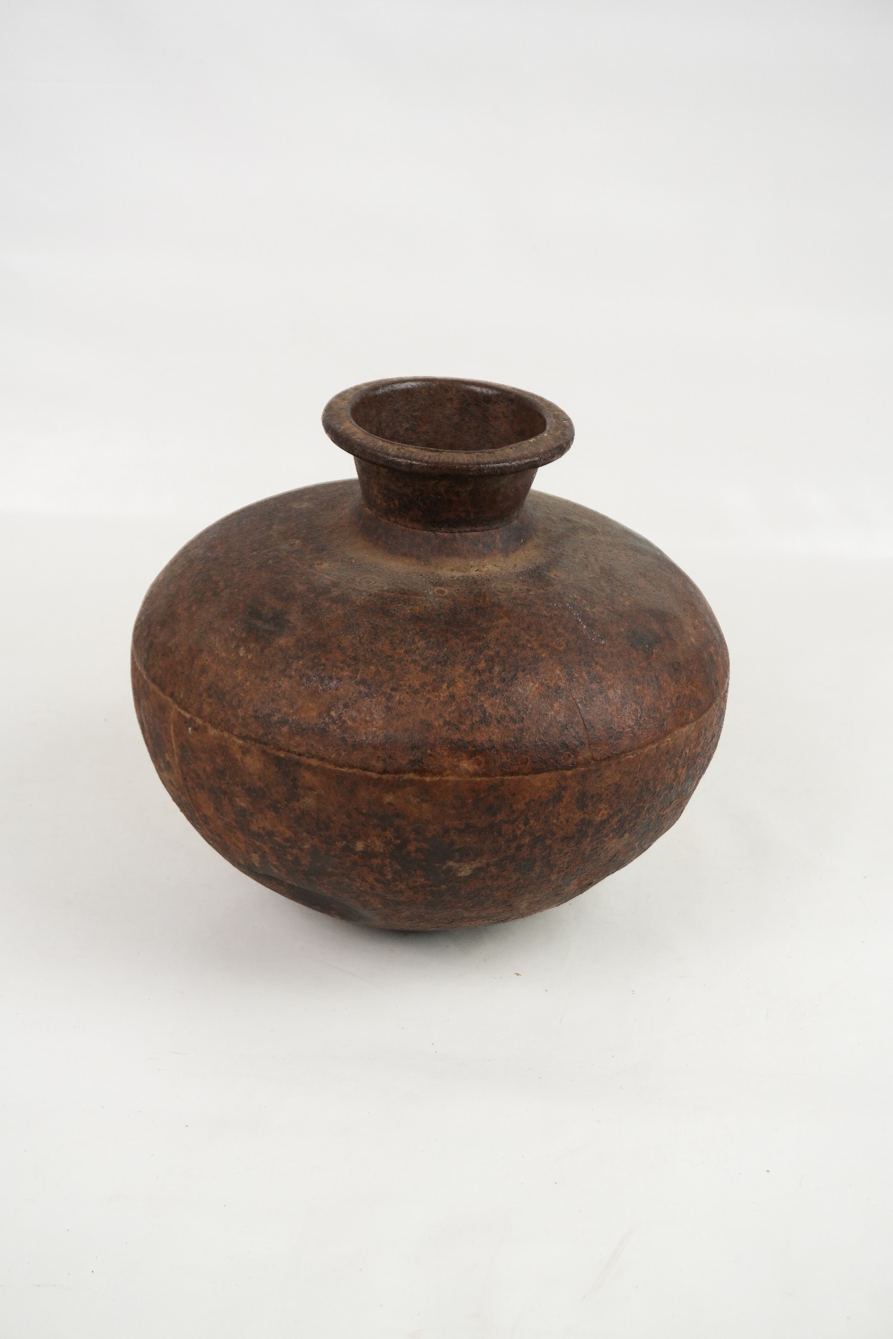 Metal jar antique