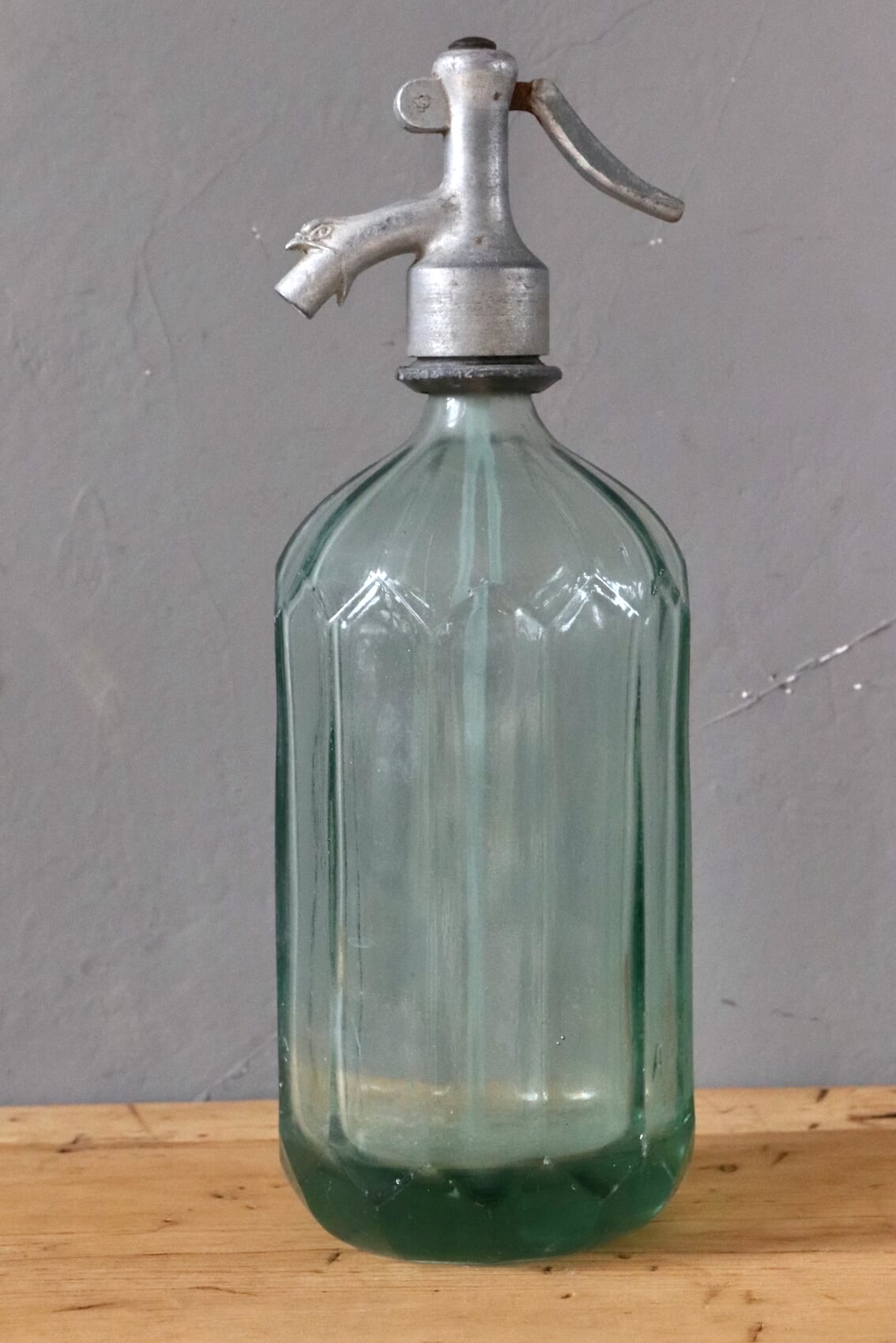 Sodaflasche antik grau