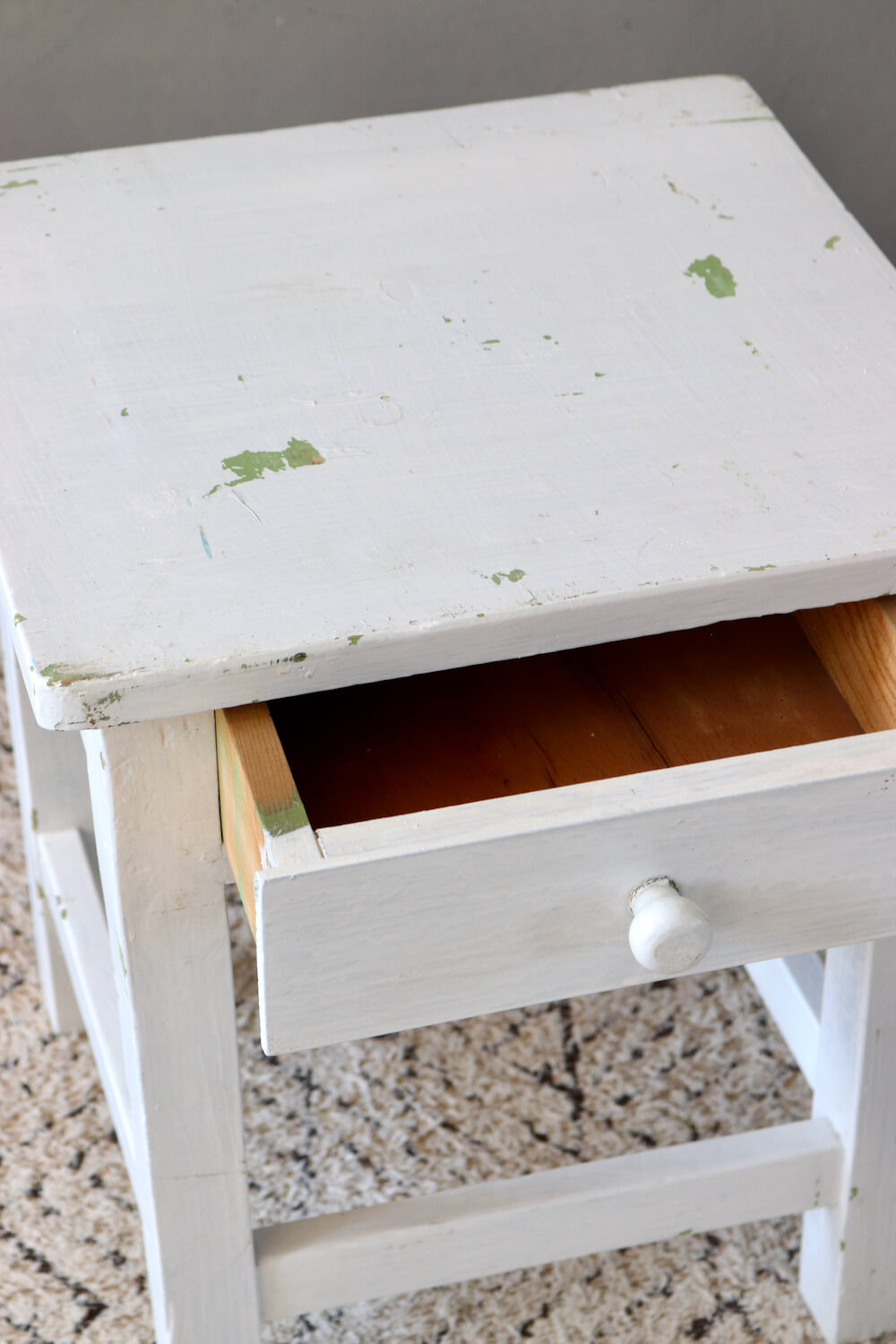 Shabby stool white