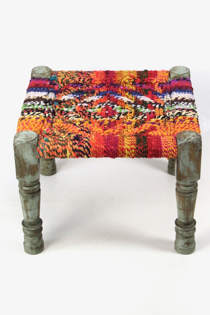 indischer hocker bunt, hocker mit stoffgeflecht , bunter hocker mit Holzbeinen Bunter Hocker mit Stoff Geflecht