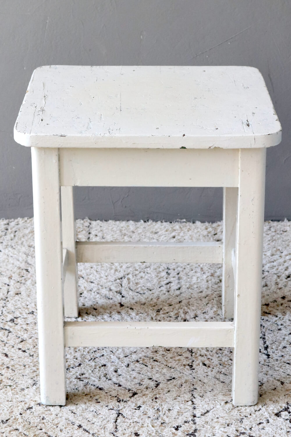 Shabby stool white