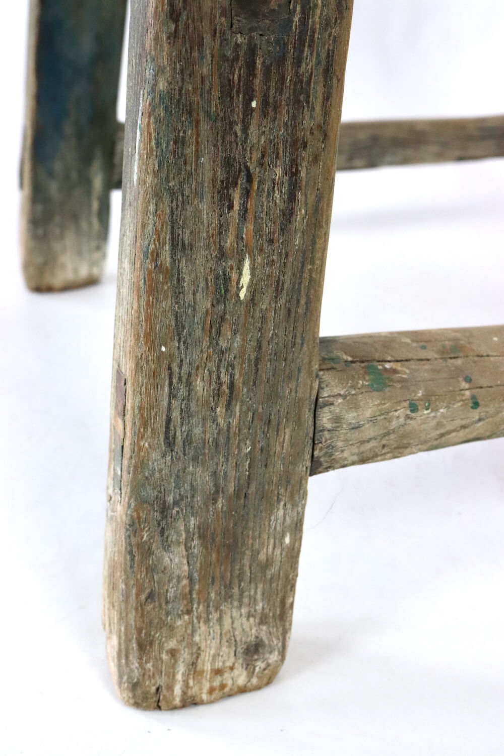 Großer Holzhocker antik rustikal Großer Holzhocker antik rustikal