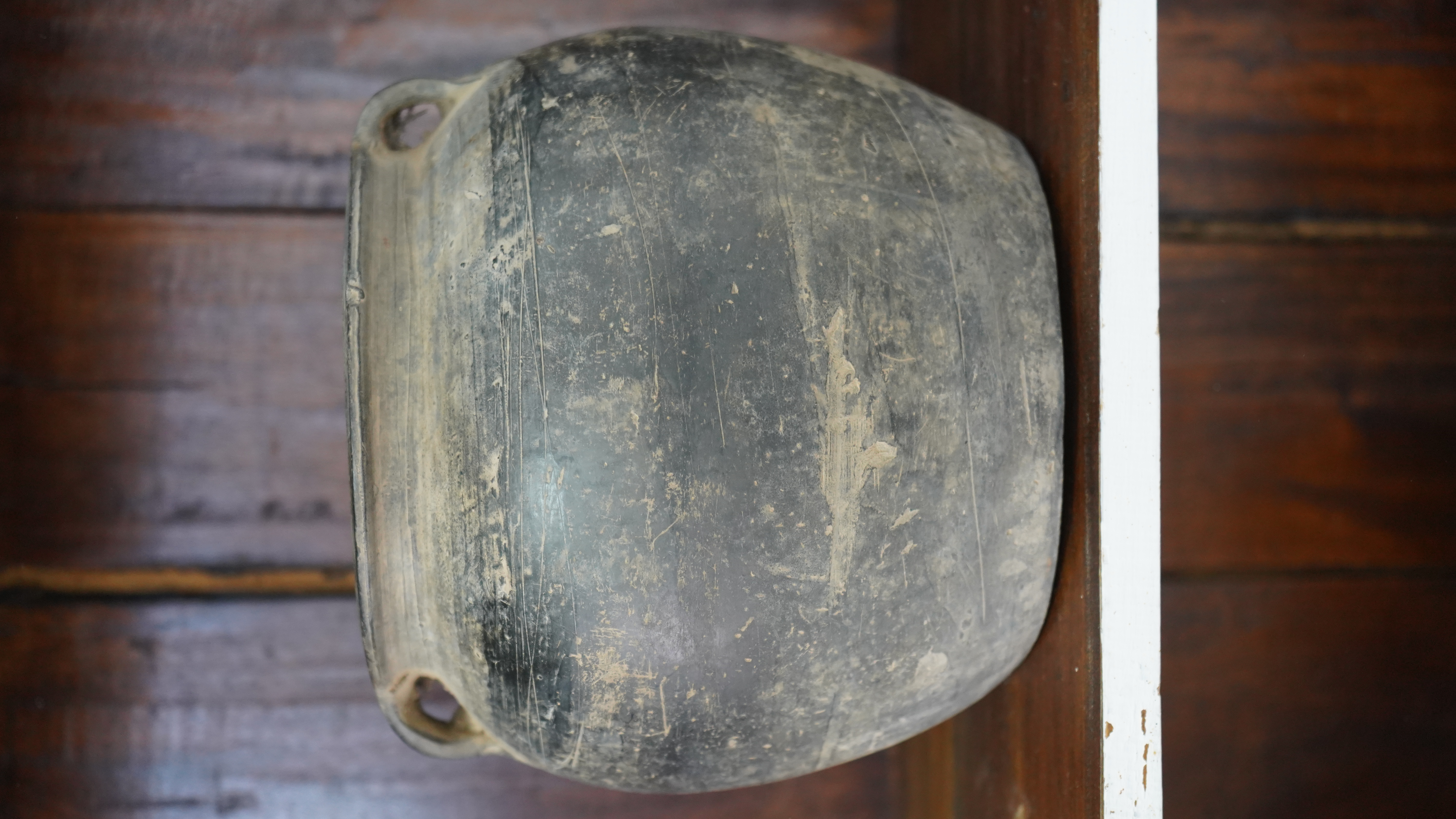 kleiner Tontopf China antik - grobe Oberfläche