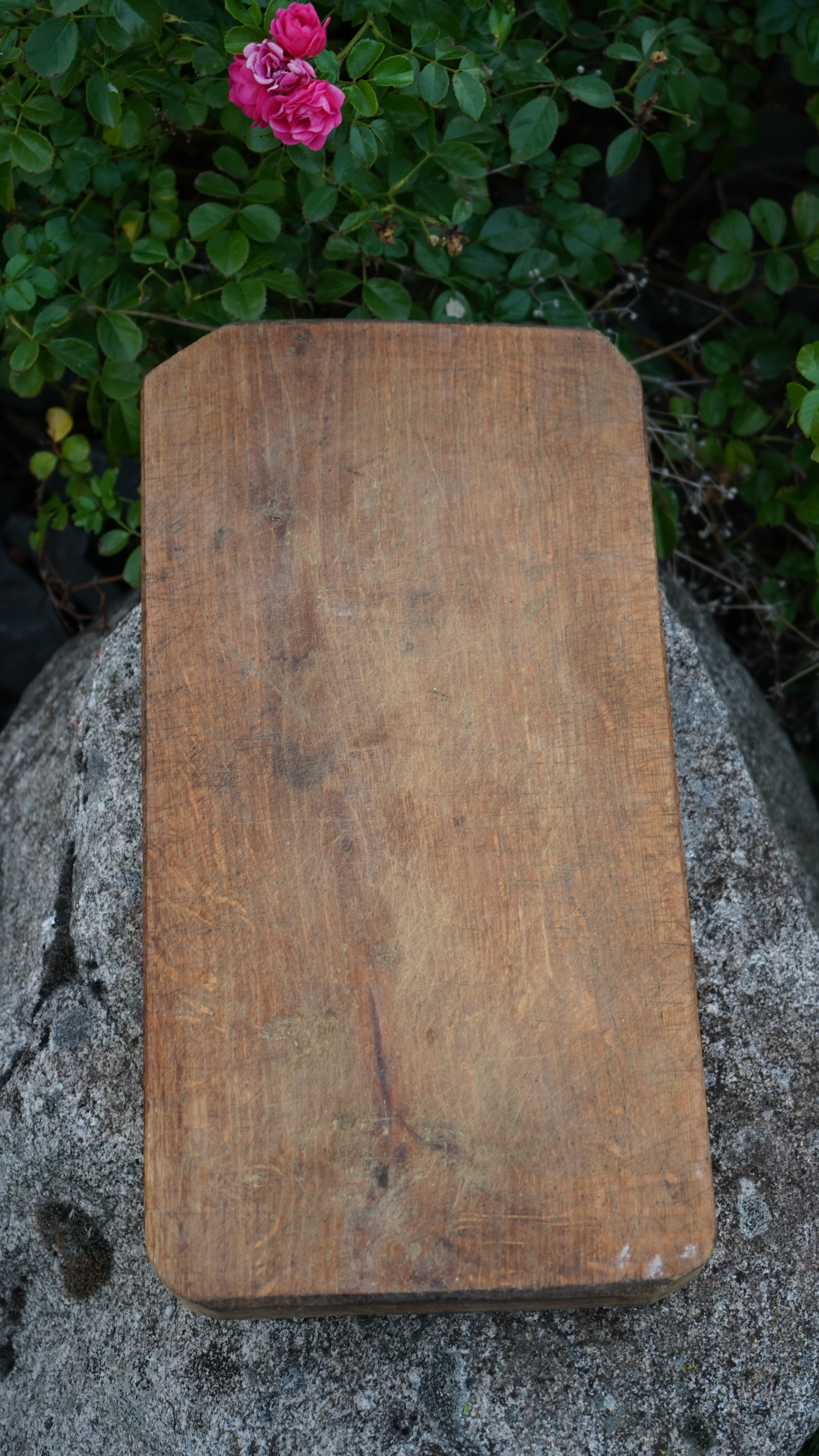 Antikes Holzbrett aus Massivholz