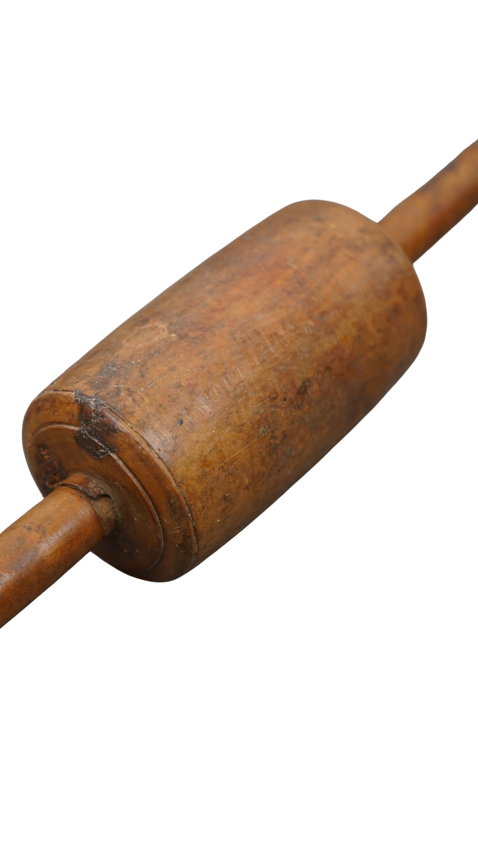 traditionelle Vintage-Teigrolle mit warmer Patina und charaktervollen Gebrauchsspuren