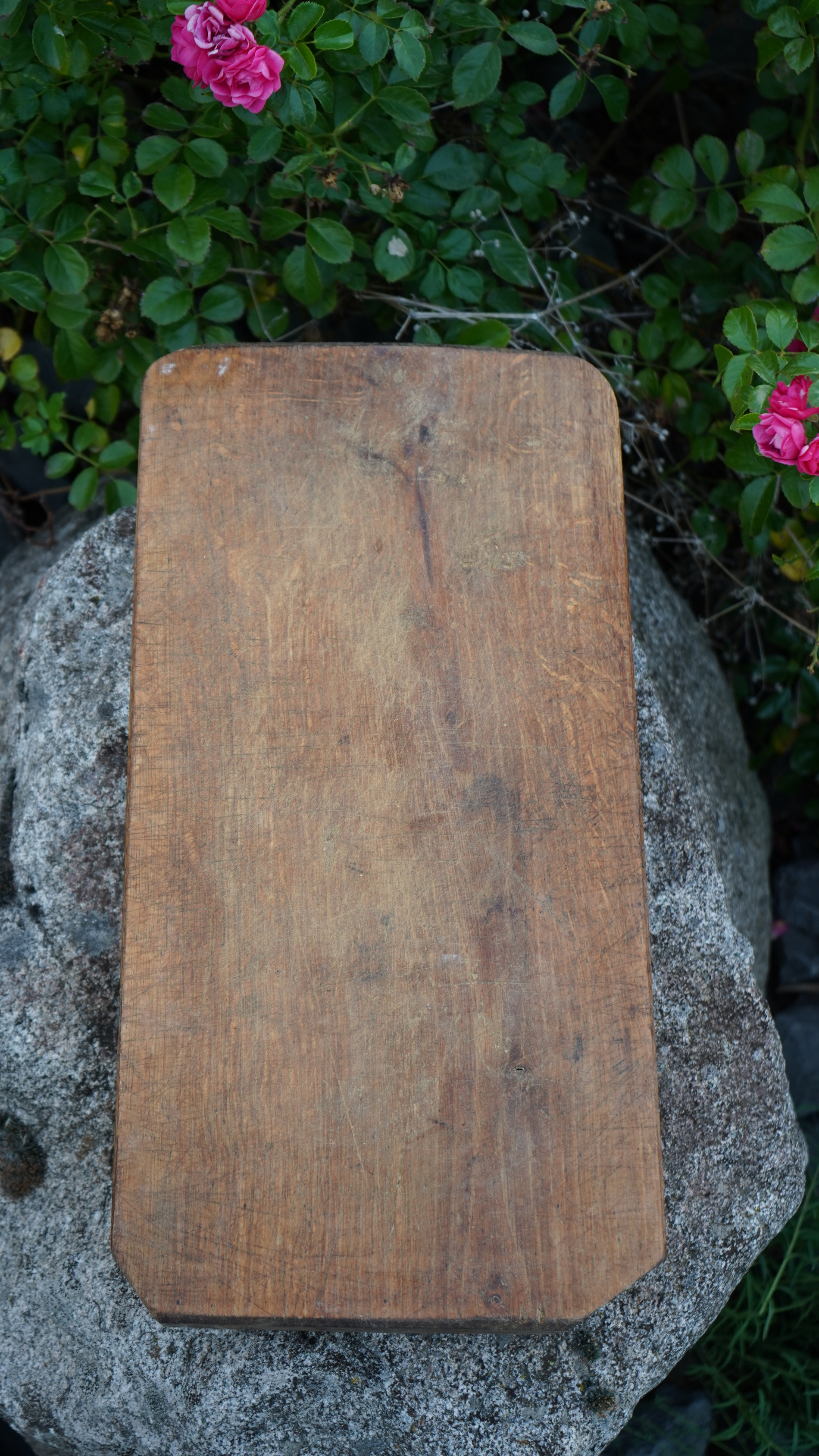 Antikes Holzbrett aus Massivholz