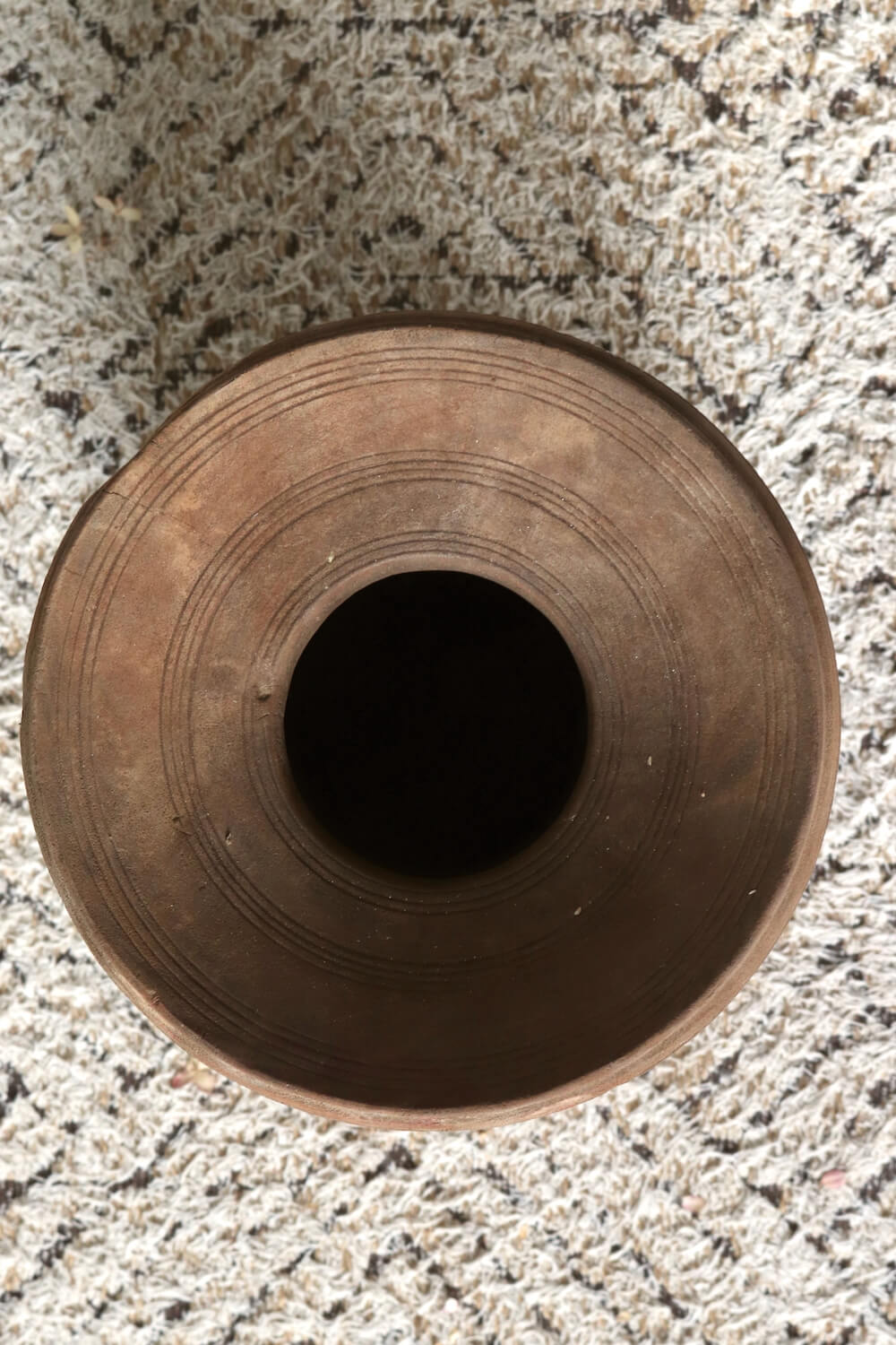Antique vase from Nepal 34xø24