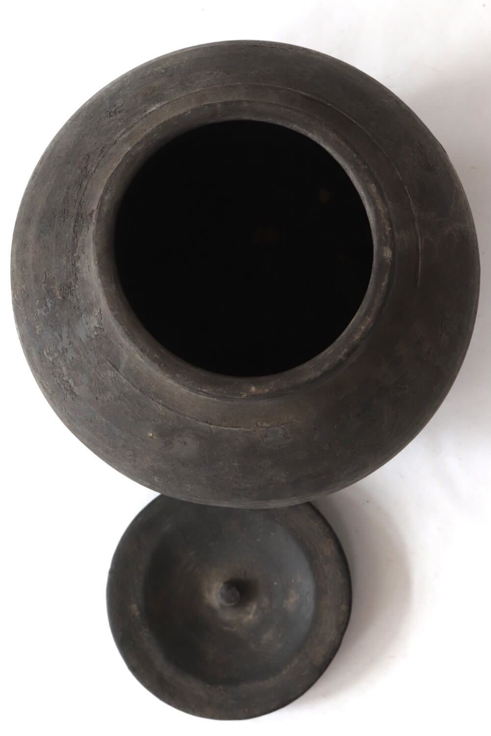 Alter chinesischer Tontopf mit Deckel, 18xø22
