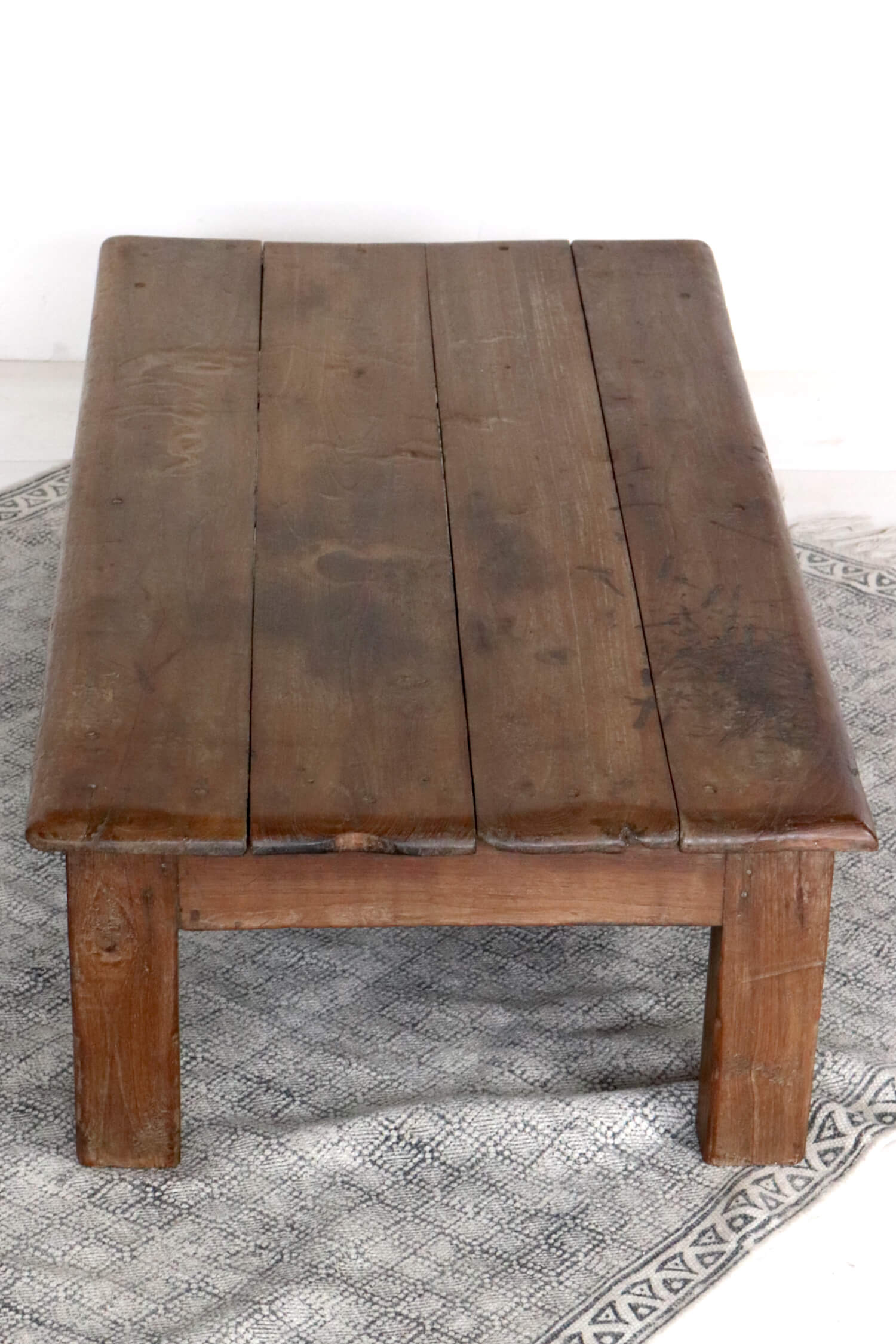 Couchtisch antik Teak Indien 108 cm Couchtisch antik Teak Indien 108 cm