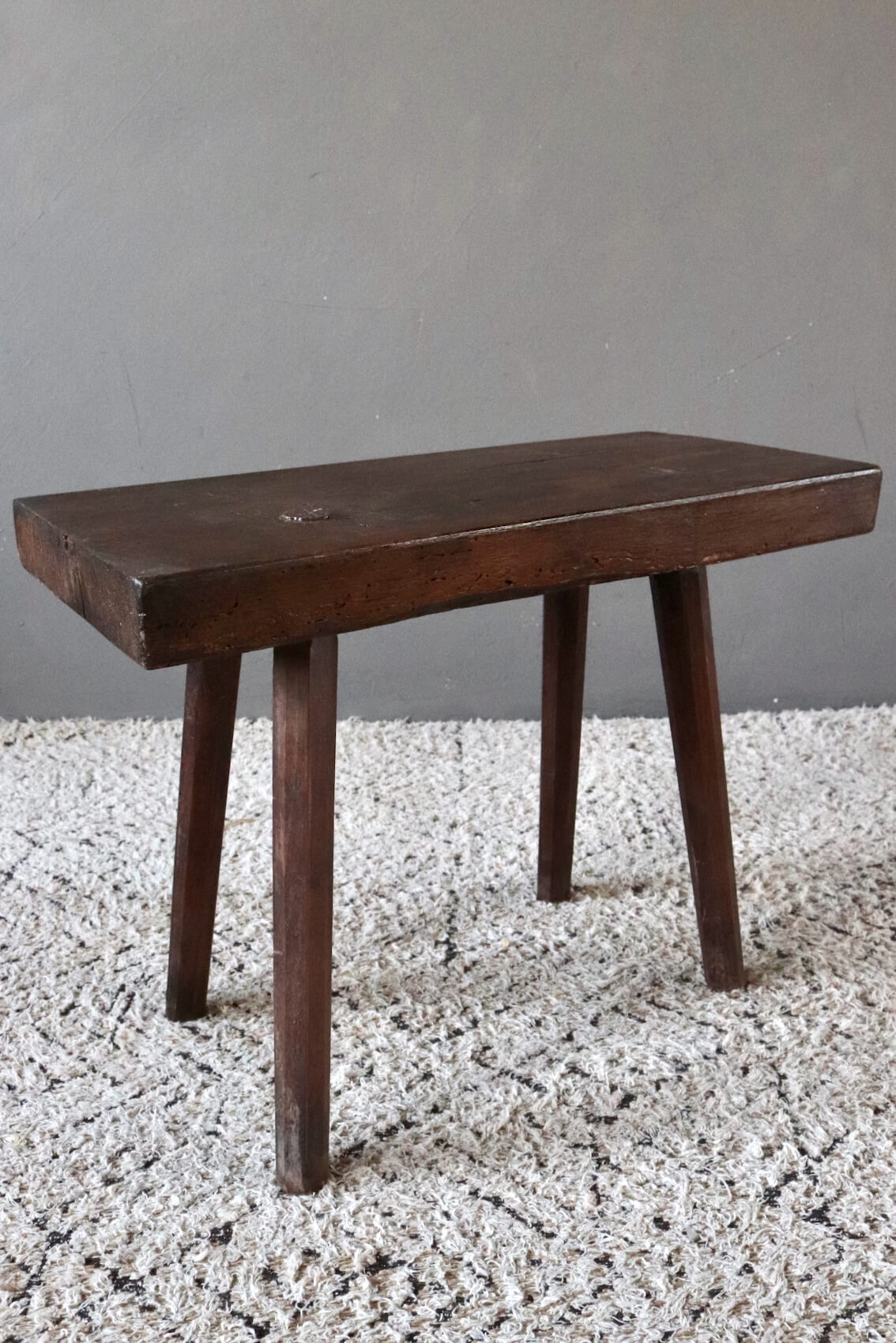 Alter Holzschemel rustikal