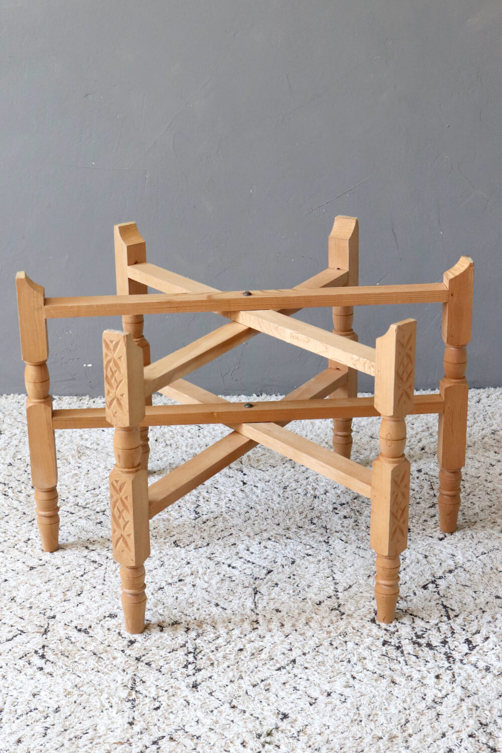 Teatable / coffee table foldable