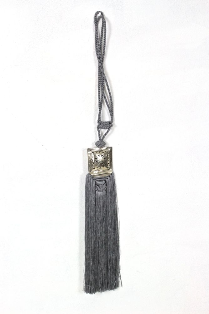 grey tassel with sillver morocco Große Quaste mit Silberschmuck grau