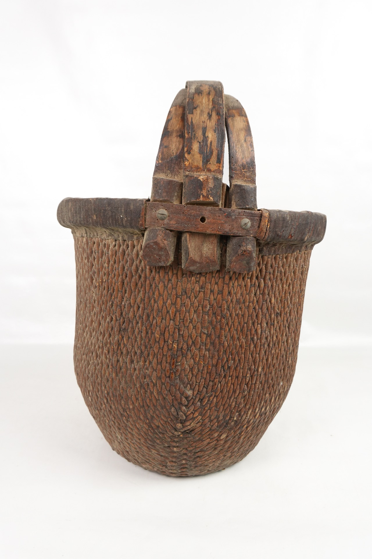Big antique chinese reed basket, 60xø40