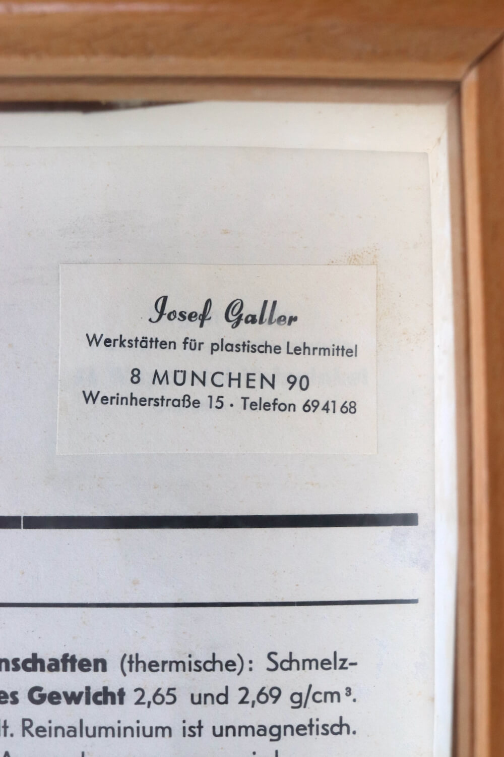 Alter Schaukasten Leichtmetalle Alter Schaukasten Leichtmetalle