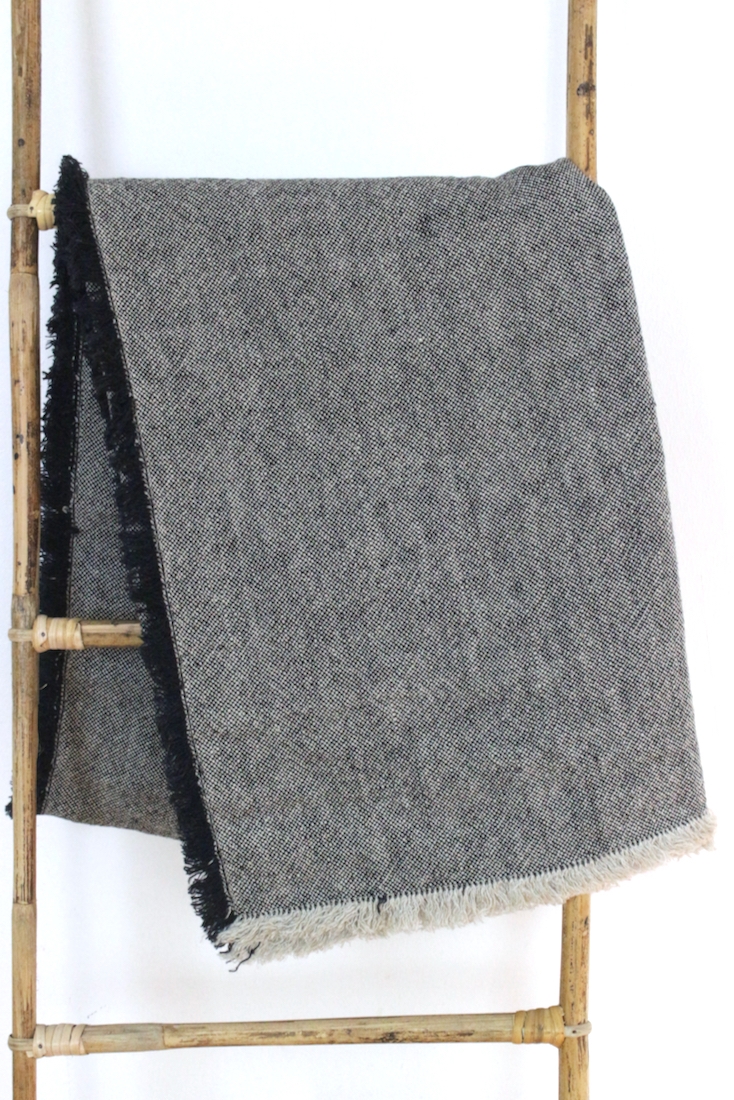 Leinendecke Leinenplaid schwarz meliert mit Fransen, 135x200 Leinendecke schwarz meliert mit Fransen, 135x200