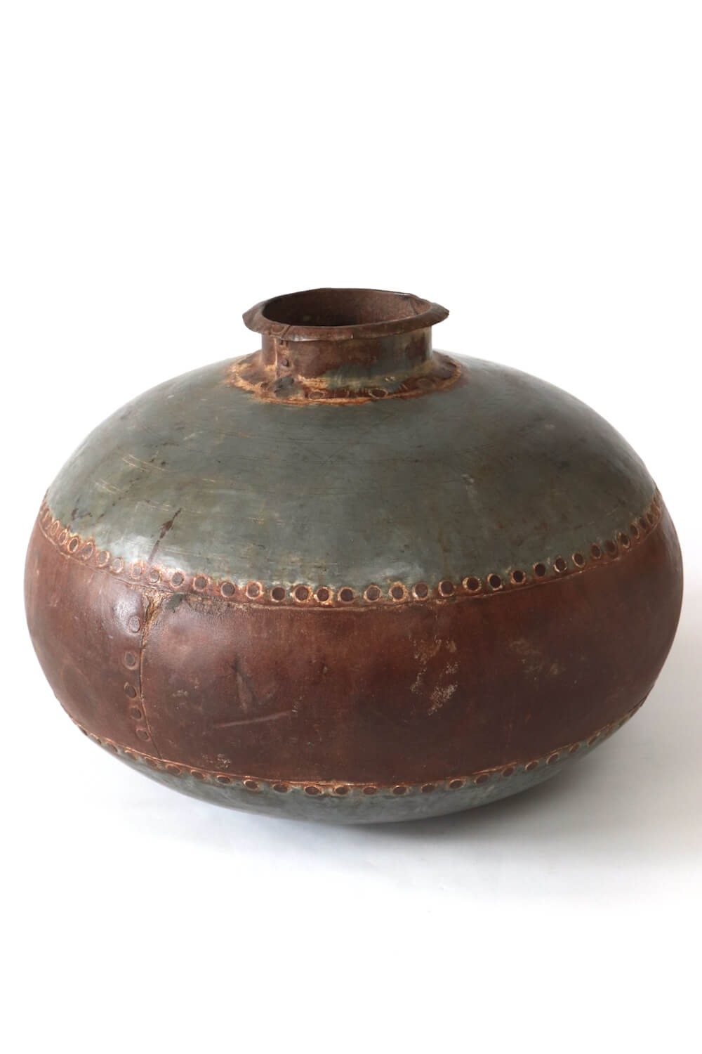 metall vase antik