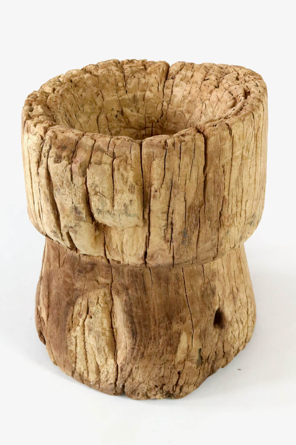Großer Mörser aus Holz gebleicht alter mörser Holz