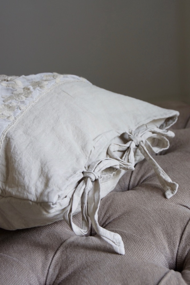 back Leinenkissen mit Spitze, beige, 40x40