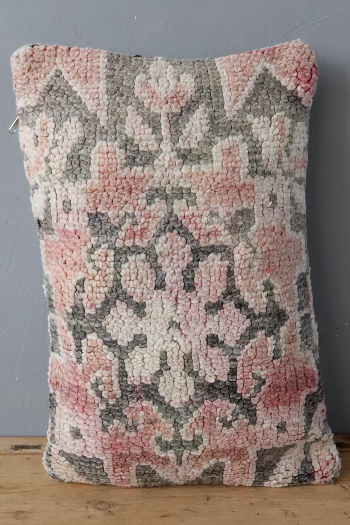 Vintage carpet cushion Morocco 60x40